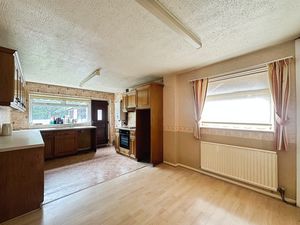 Kitchen/Diner- click for photo gallery